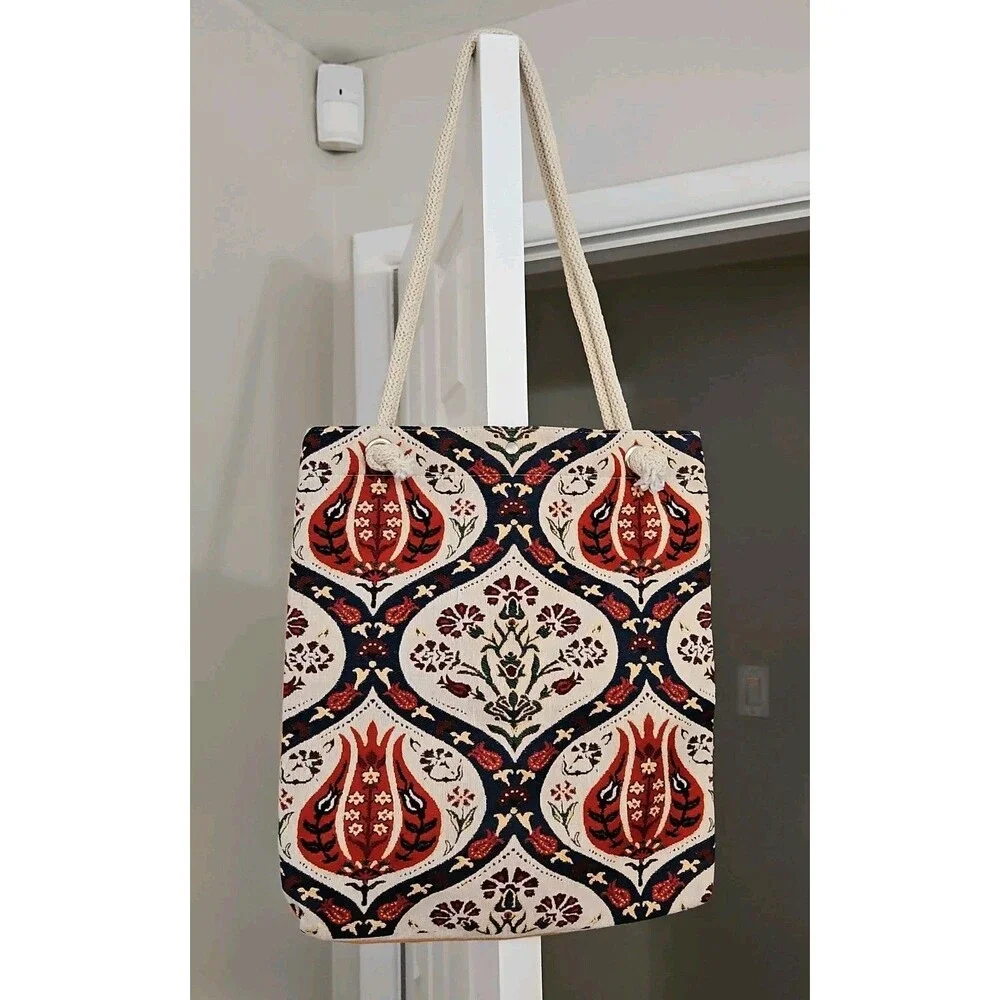 Traditional Turkish Tulip Pattern Tapestry Tote Bag Red & White NWOT